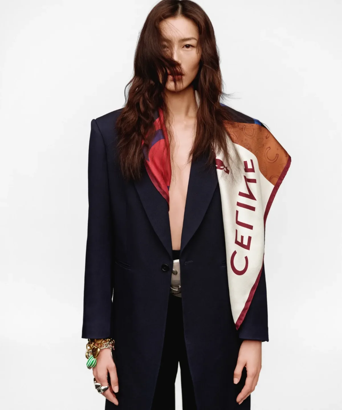 Harper’s Bazaar Trung Quốc 03/2026: Liu Wen chụp bởi Liu Song