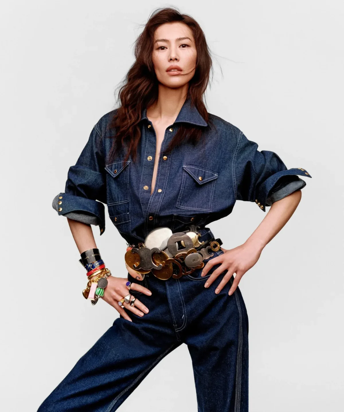 Harper’s Bazaar Trung Quốc 03/2026: Liu Wen chụp bởi Liu Song