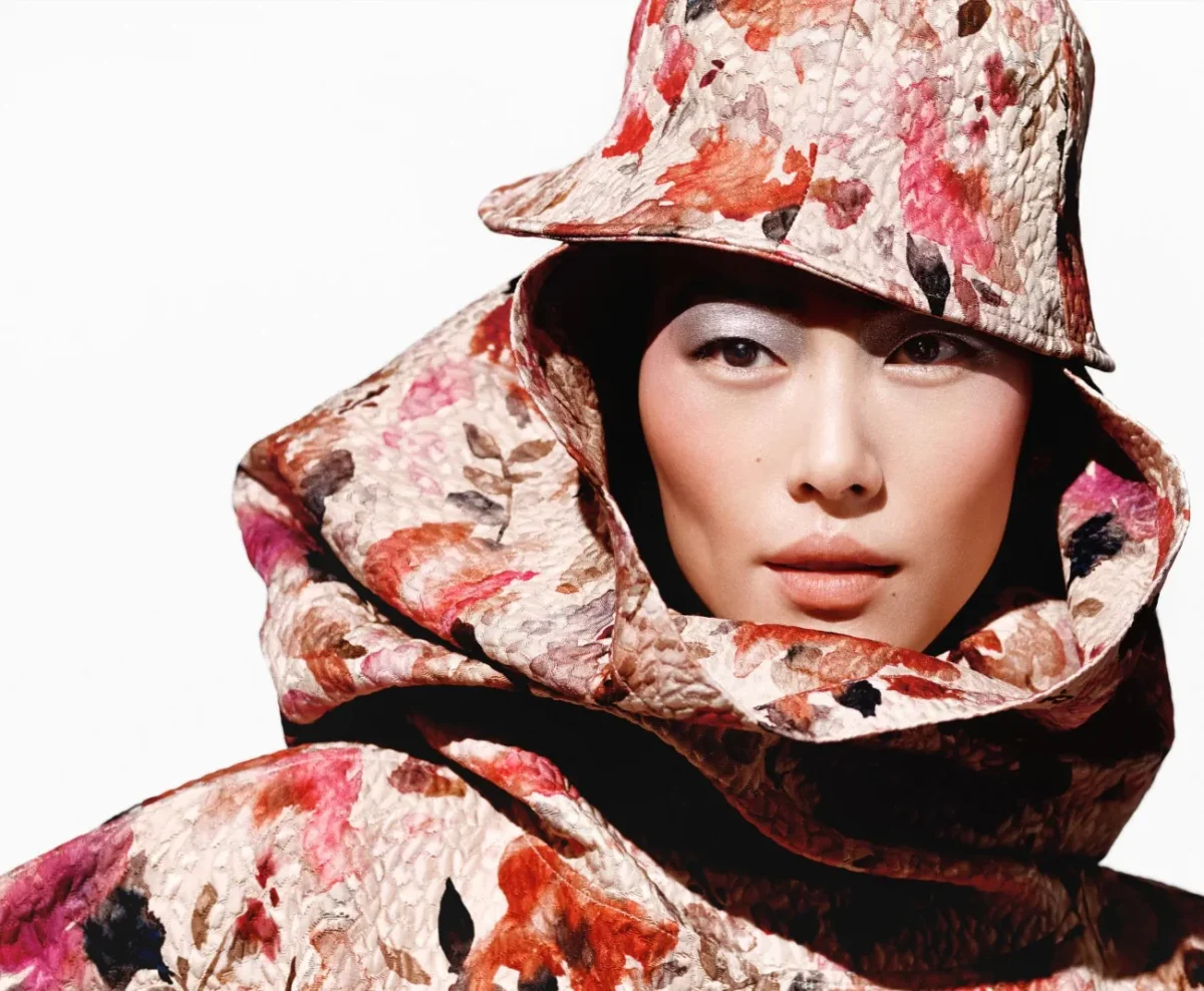 Harper’s Bazaar Trung Quốc 03/2026: Liu Wen chụp bởi Liu Song