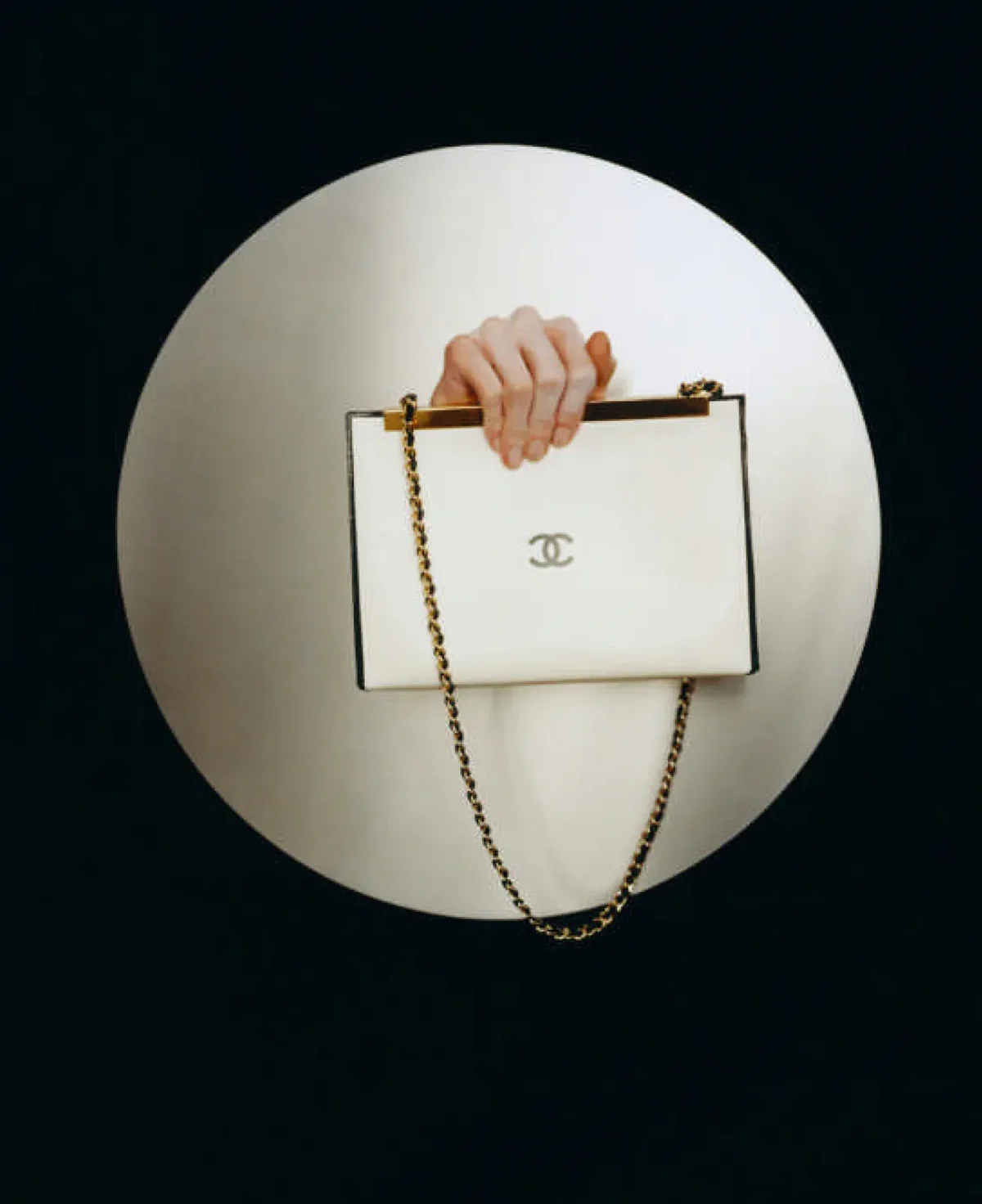 M Le magazine du Monde 14/03/2026: Marte Mei van Haaster chụp bởi David Luraschi