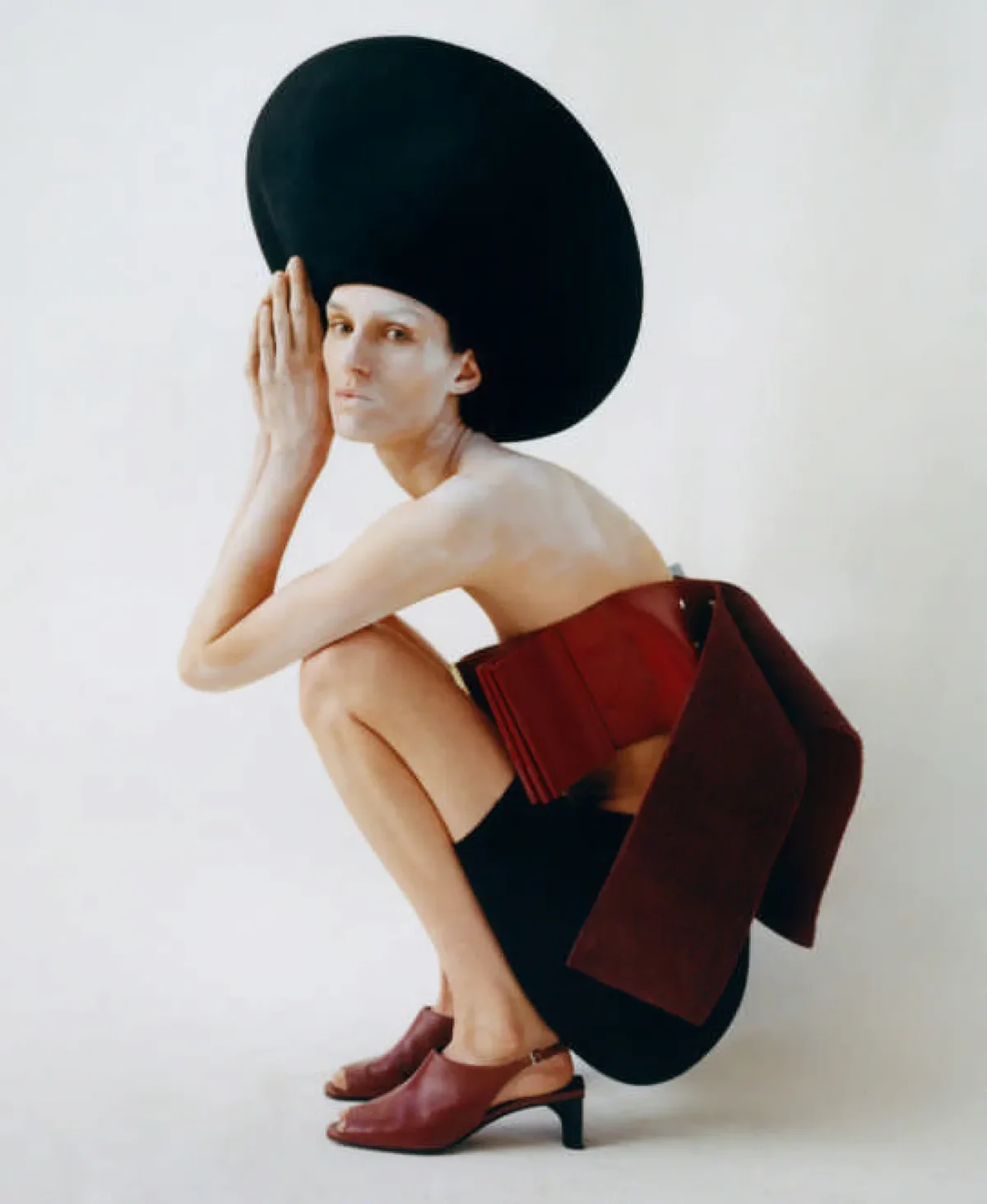 M Le magazine du Monde 14/03/2026: Marte Mei van Haaster chụp bởi David Luraschi