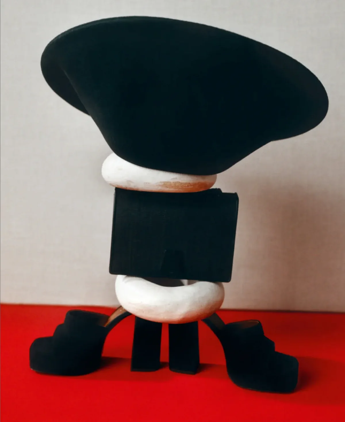 M Le magazine du Monde 14/03/2026: Marte Mei van Haaster chụp bởi David Luraschi