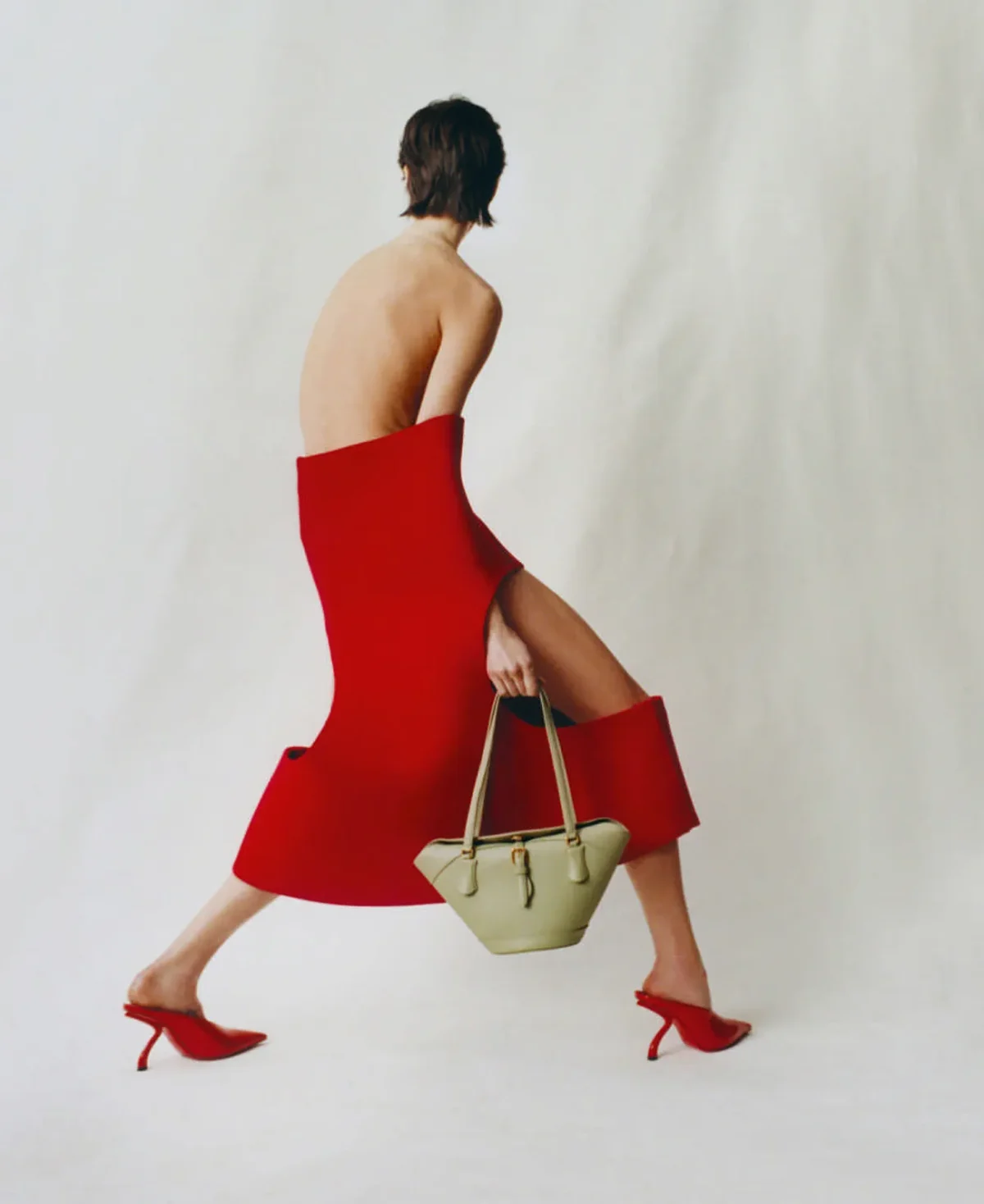 M Le magazine du Monde 14/03/2026: Marte Mei van Haaster chụp bởi David Luraschi