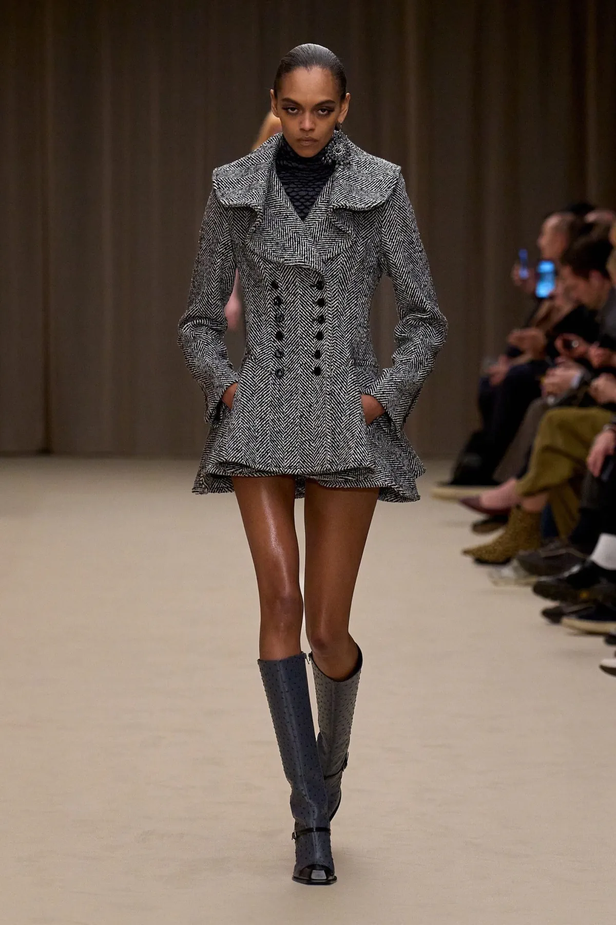 McQueen Thu-Đông 2026 - Paris Fashion Week