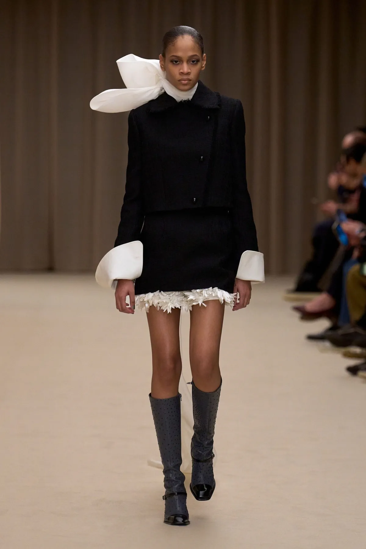 McQueen Thu-Đông 2026 - Paris Fashion Week
