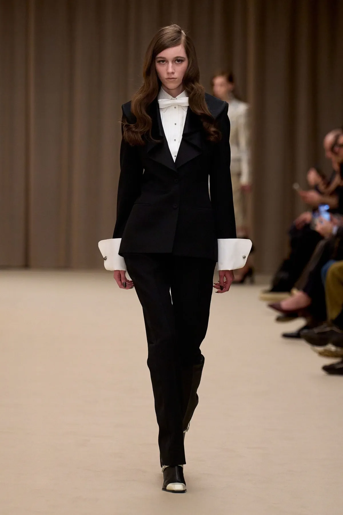 McQueen Thu-Đông 2026 - Paris Fashion Week