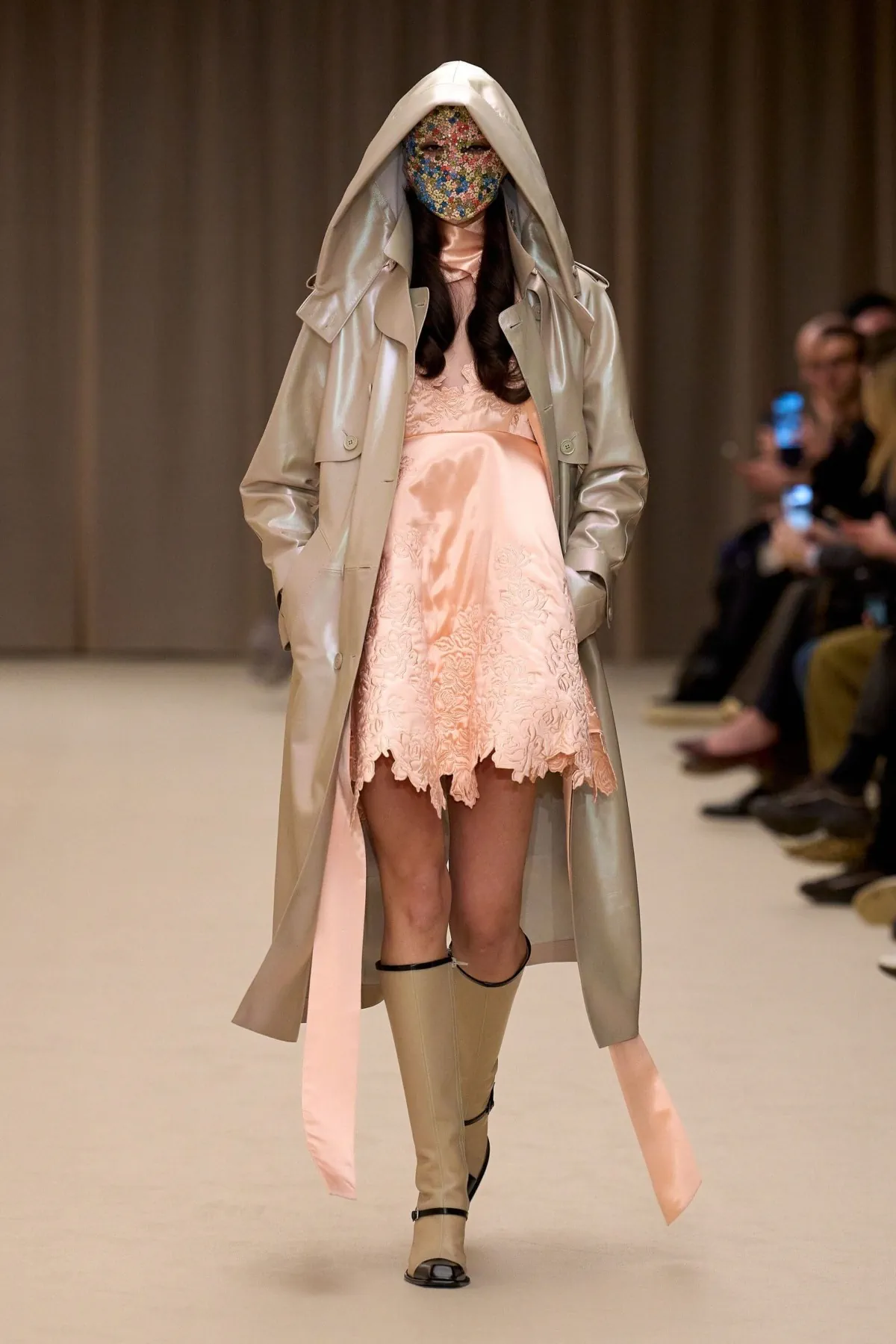 McQueen Thu-Đông 2026 - Paris Fashion Week