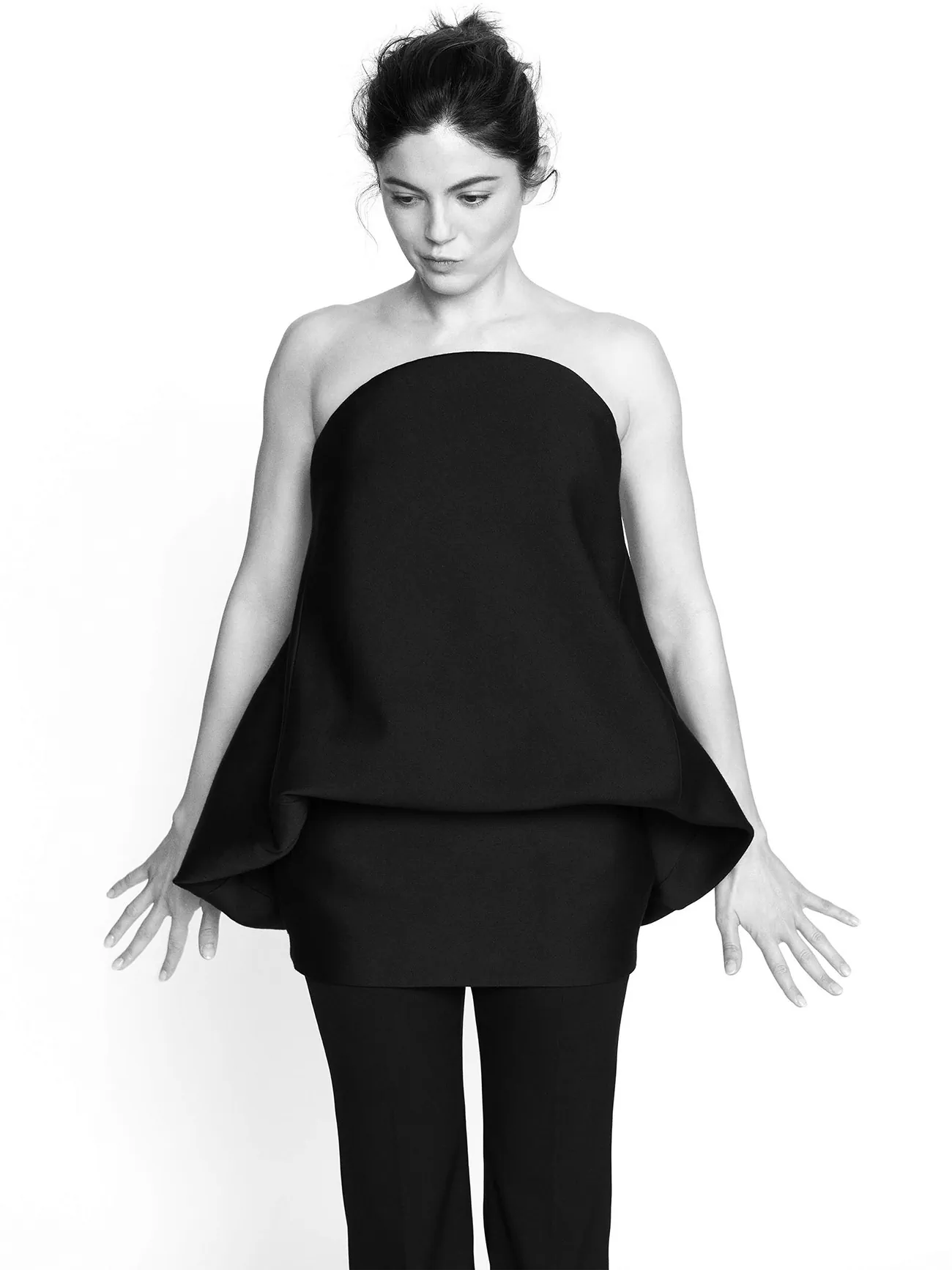 Porter Magazine 03/2026: Monica Barbaro chụp bởi Peter Joseph Smith Porter Magazine 03/2026: Monica Barbaro chụp bởi Peter Joseph Smith