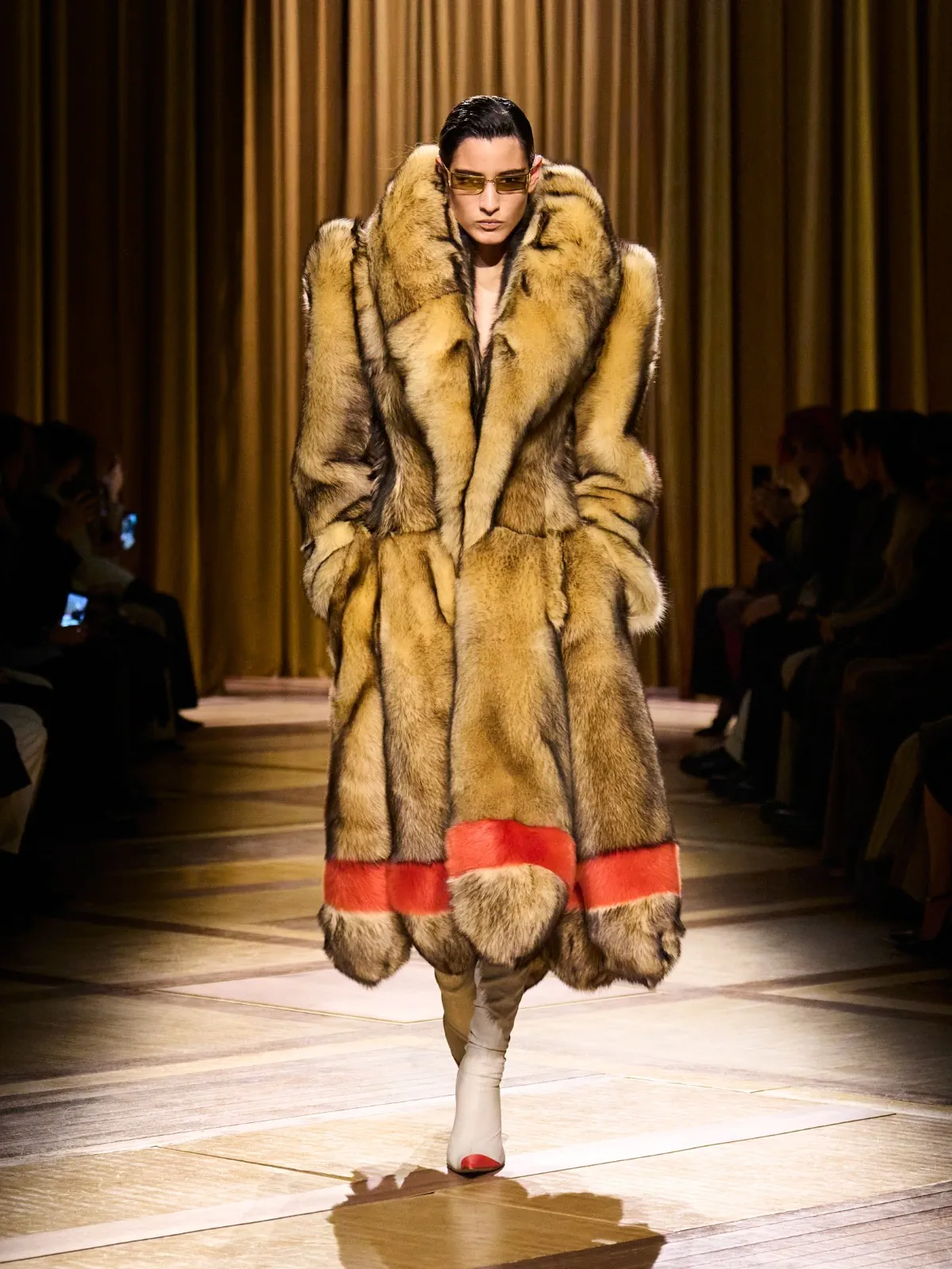 Mugler Thu-Đông 2026 – Paris Fashion Week