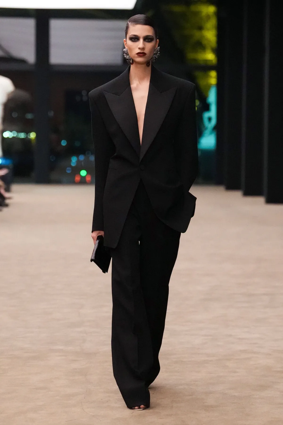 Saint Laurent Thu-Đông 2026 - Paris Fashion Week