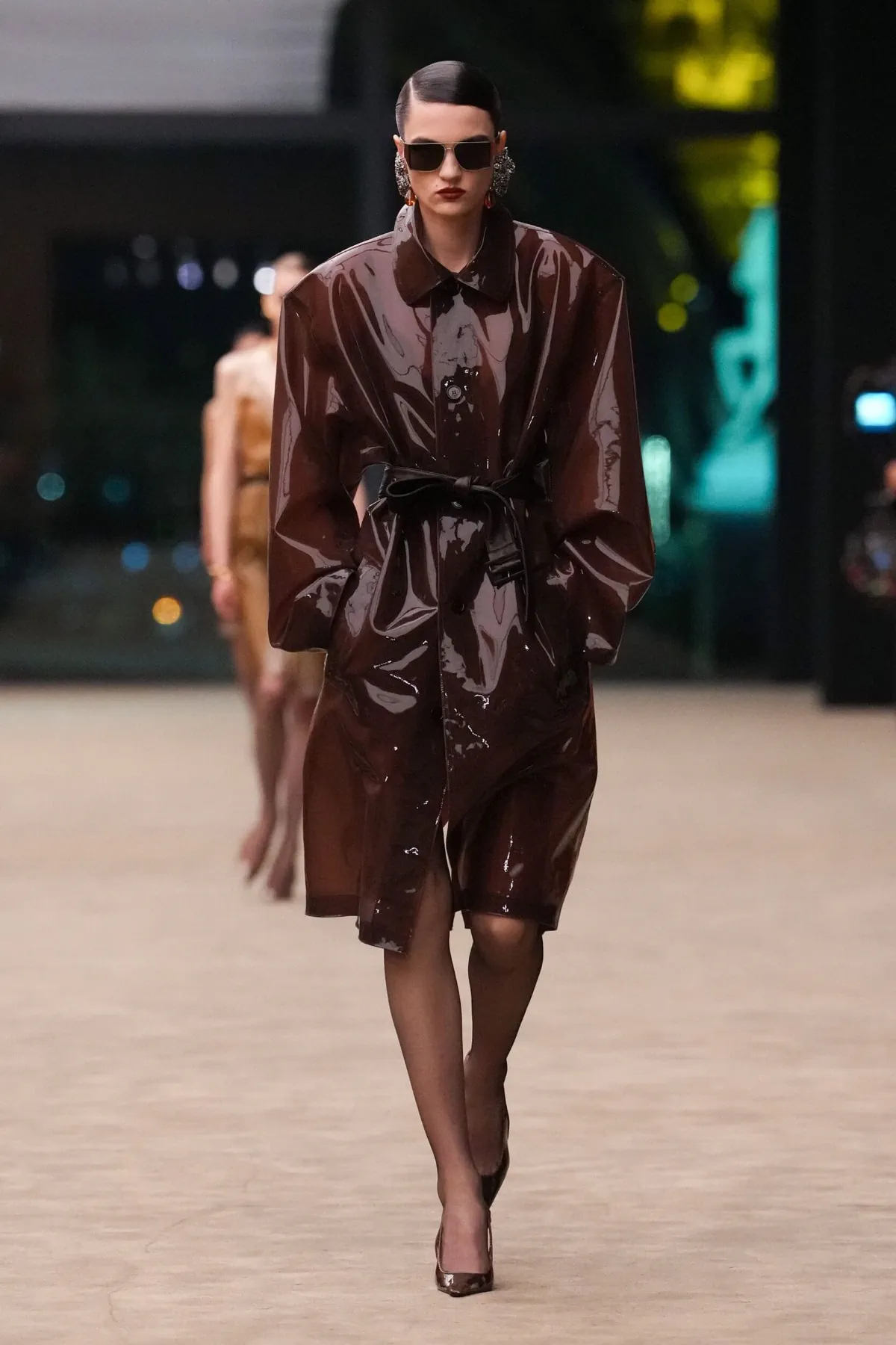 Saint Laurent Thu-Đông 2026 - Paris Fashion Week