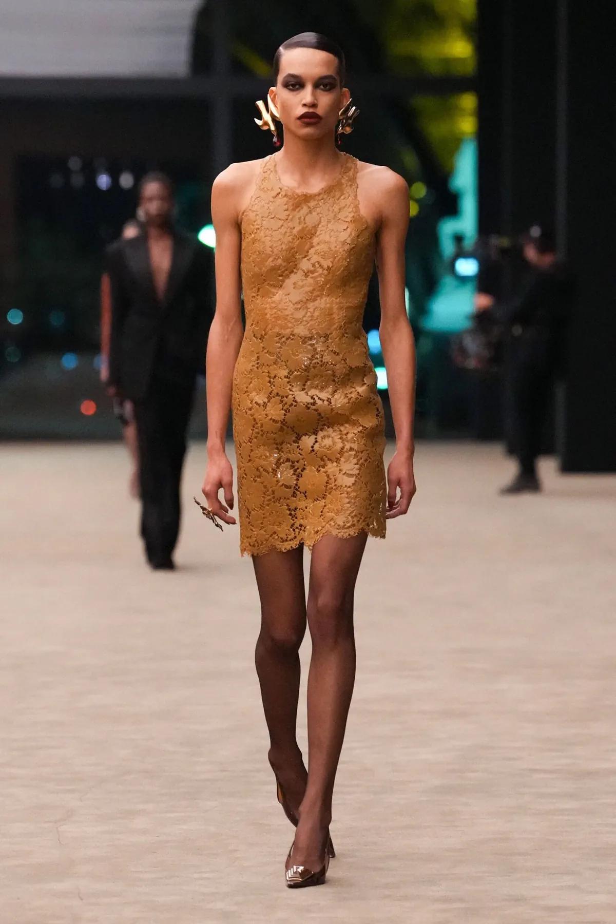 Saint Laurent Thu-Đông 2026 - Paris Fashion Week