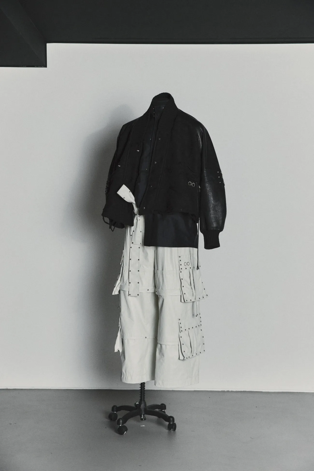 Songzio thiết kế trang phục cho BTS trong Arirang Live Songzio thiết kế trang phục cho BTS trong Arirang Live