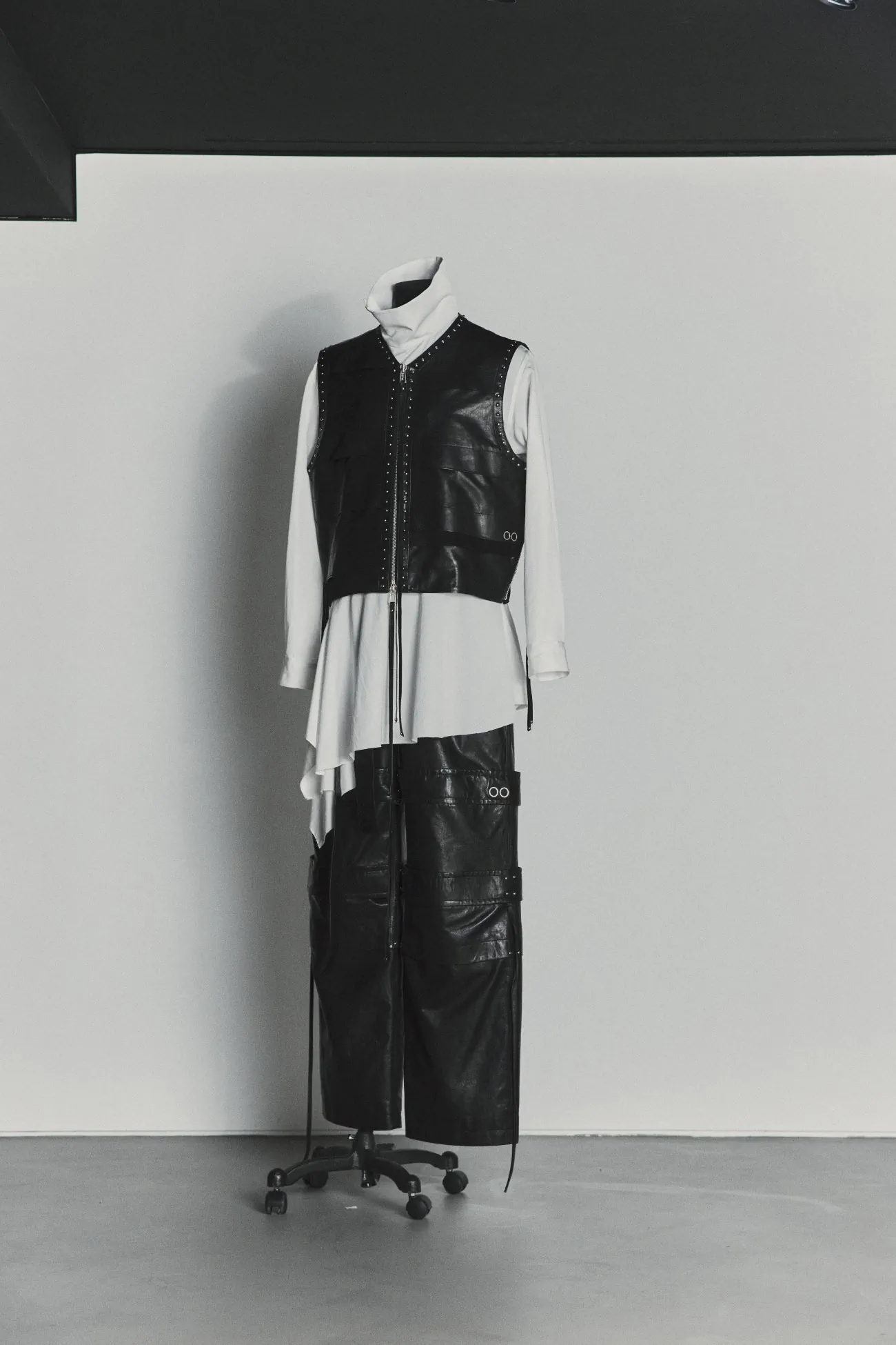 Songzio thiết kế trang phục cho BTS trong Arirang Live Songzio thiết kế trang phục cho BTS trong Arirang Live