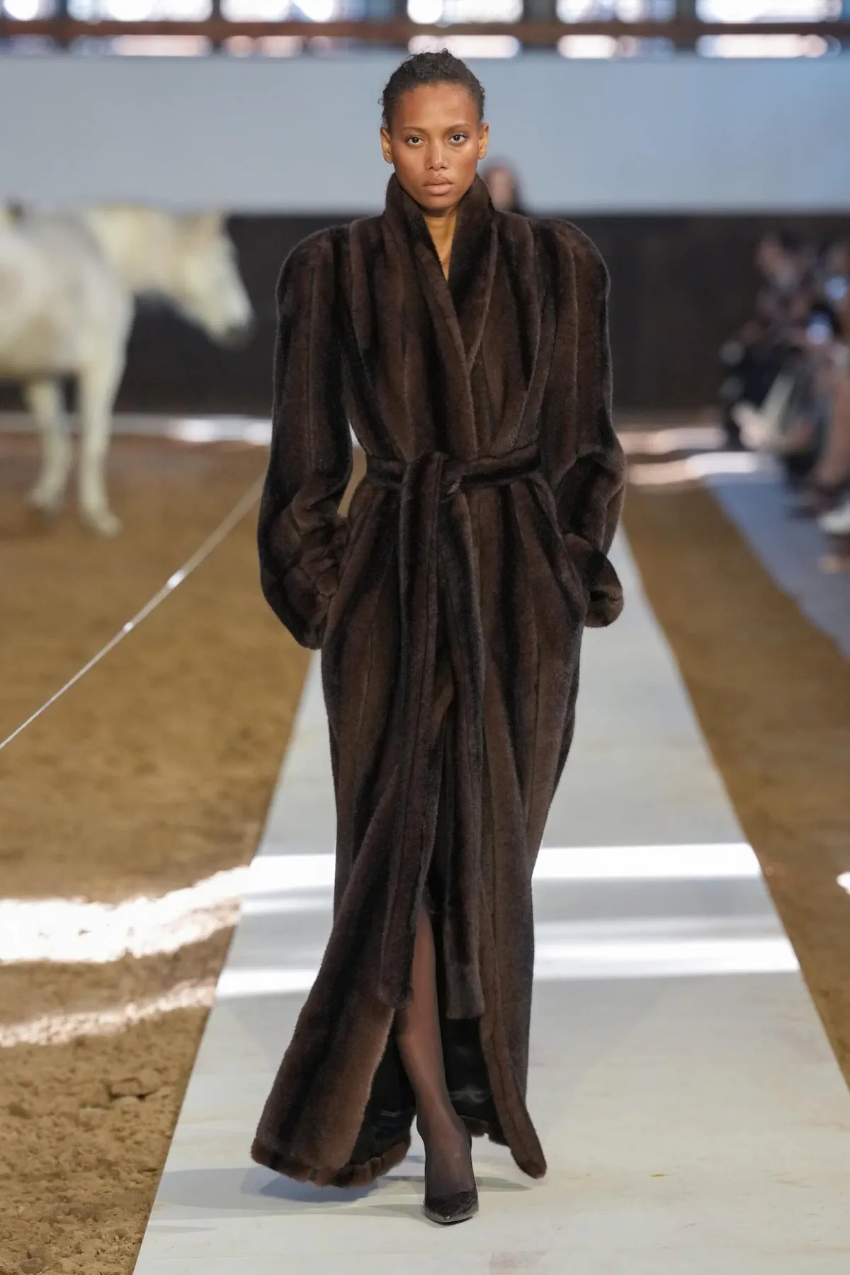 Stella McCartney Thu-Đông 2026 - Paris Fashion Week