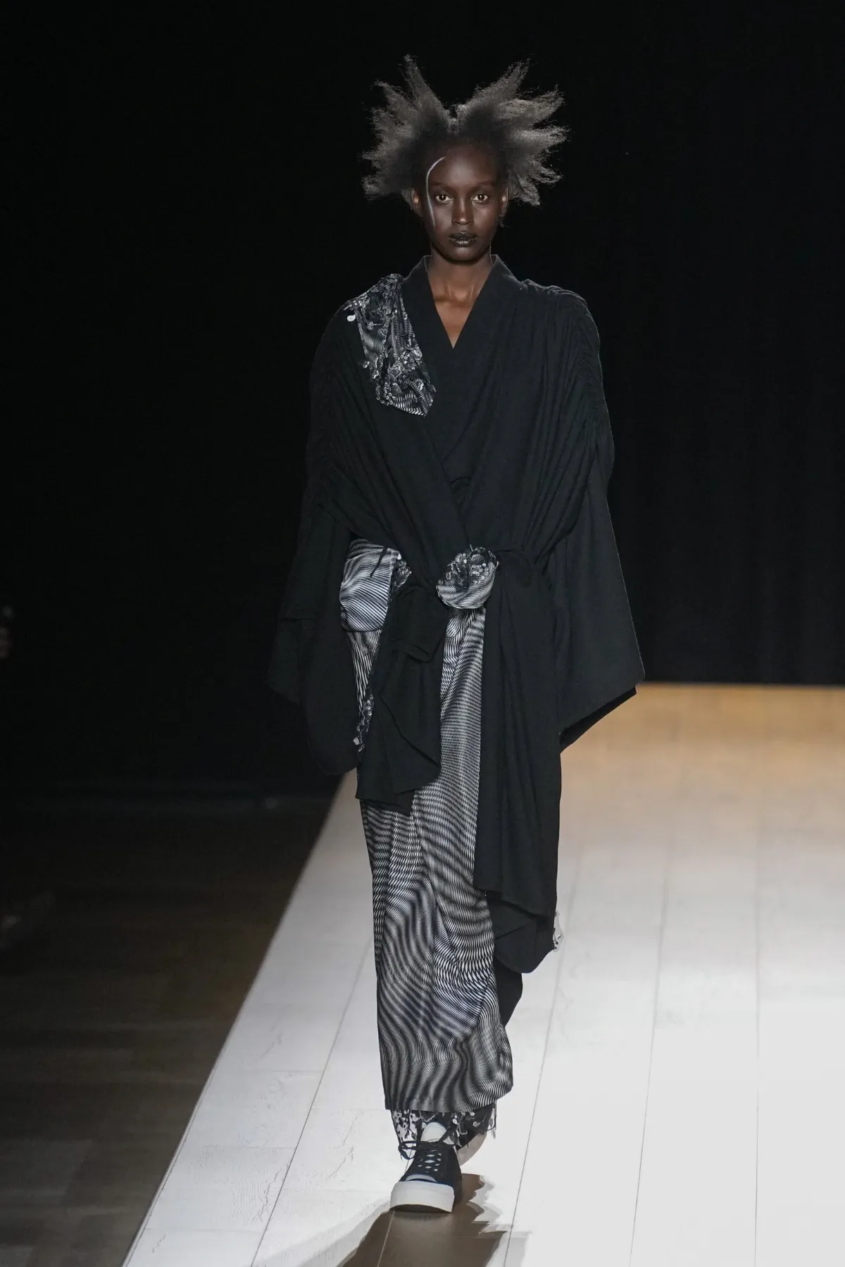 Yohji Yamamoto Thu-Đông 2026 - Paris Fashion Week