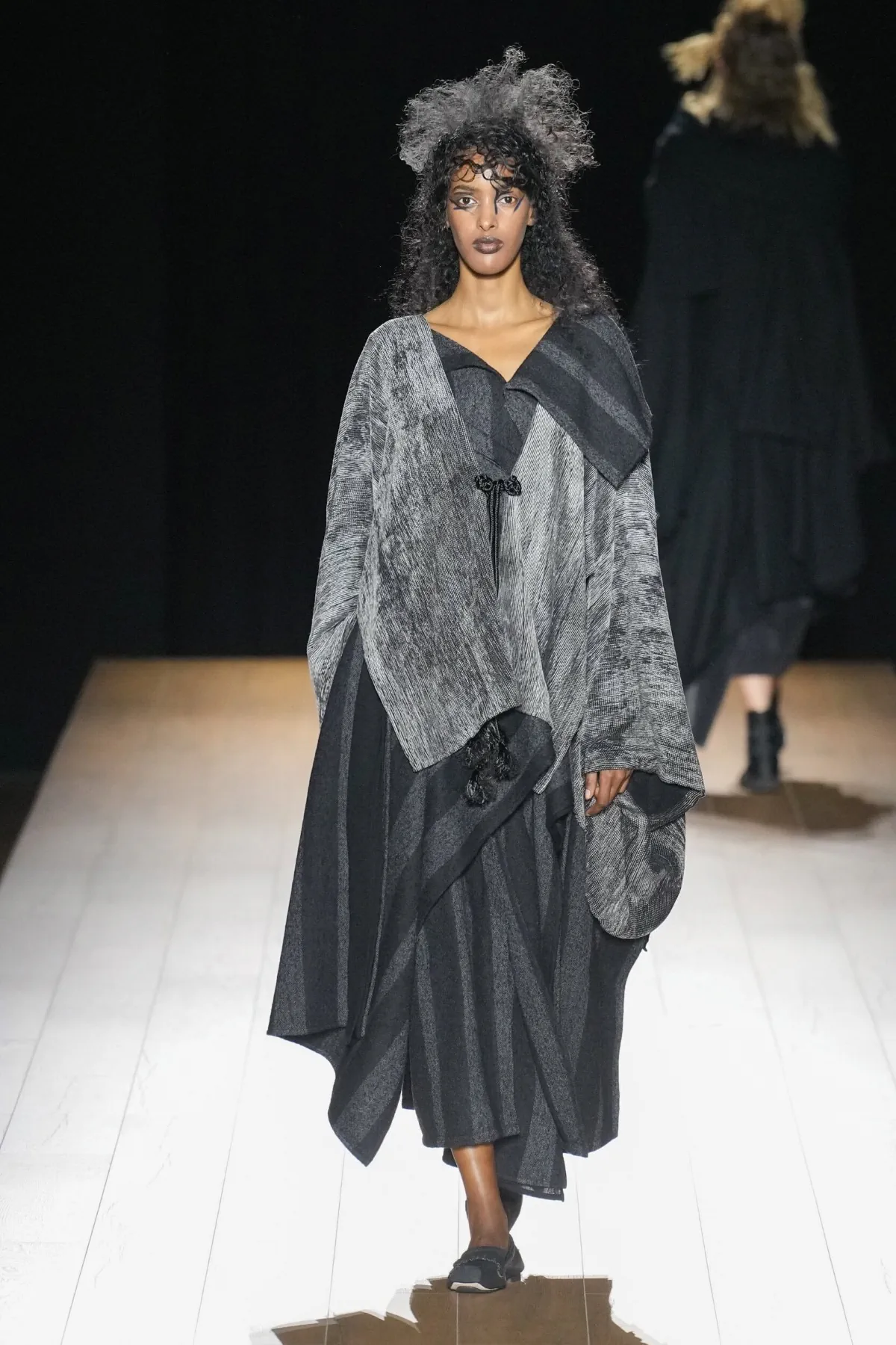 Yohji Yamamoto Thu-Đông 2026 - Paris Fashion Week